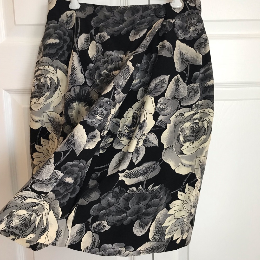 Jones New York Floral Pencil Skirt Size 8P EUC